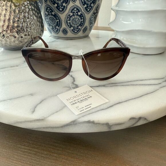 NWT Chanel Cat Eye Braided Chain Arms
Sunglasses no case - Picture 5 of 11